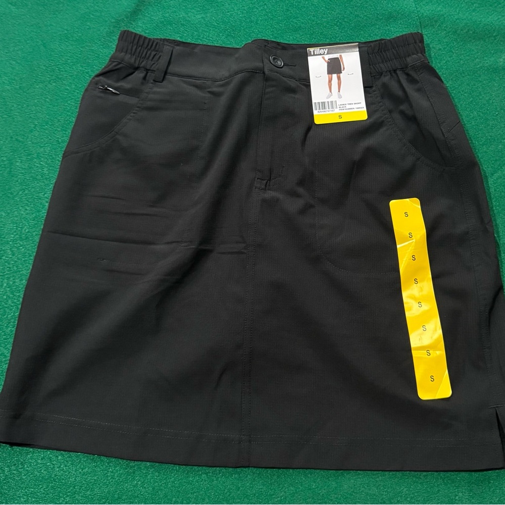NWT Tilley Women's Black Skort